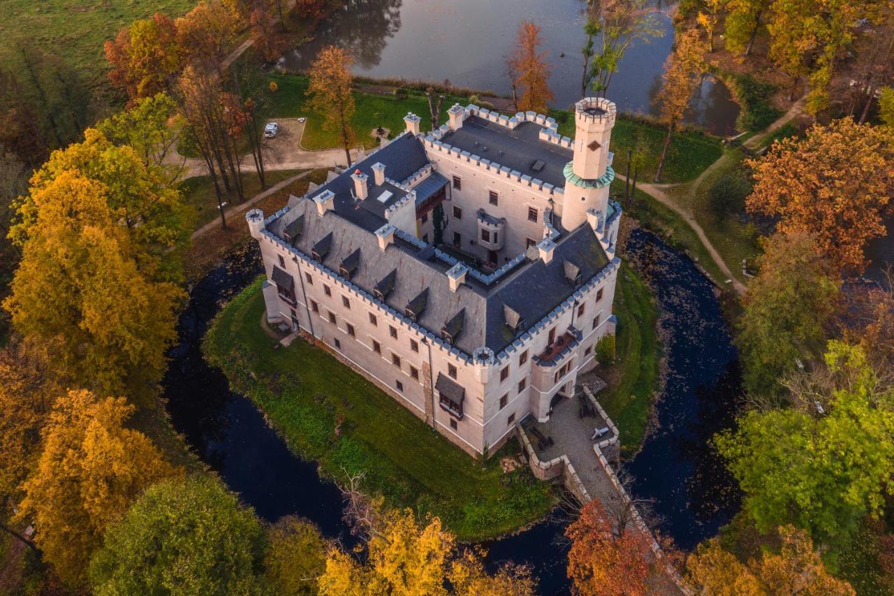Zamek Karpniki Schloss Fischbach Lomnica  Esterno foto